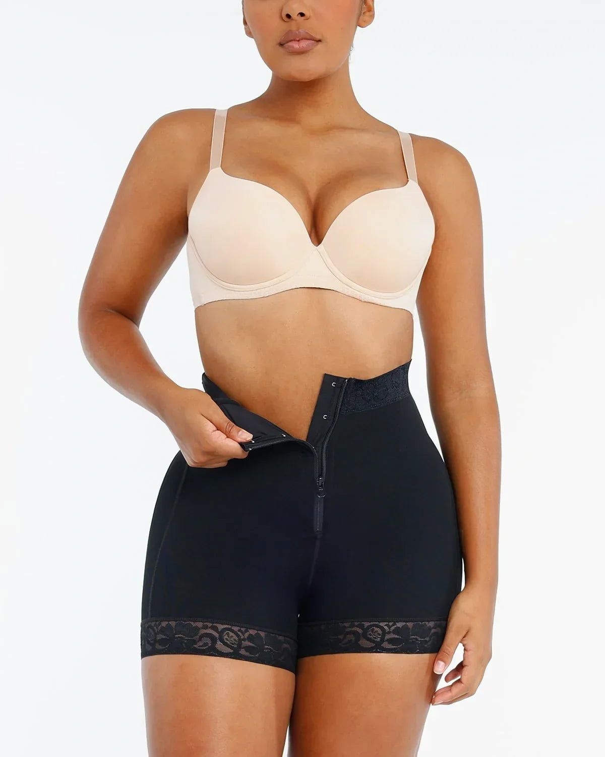 Short Moldeador de Encaje con Varillas y Control Abdominal