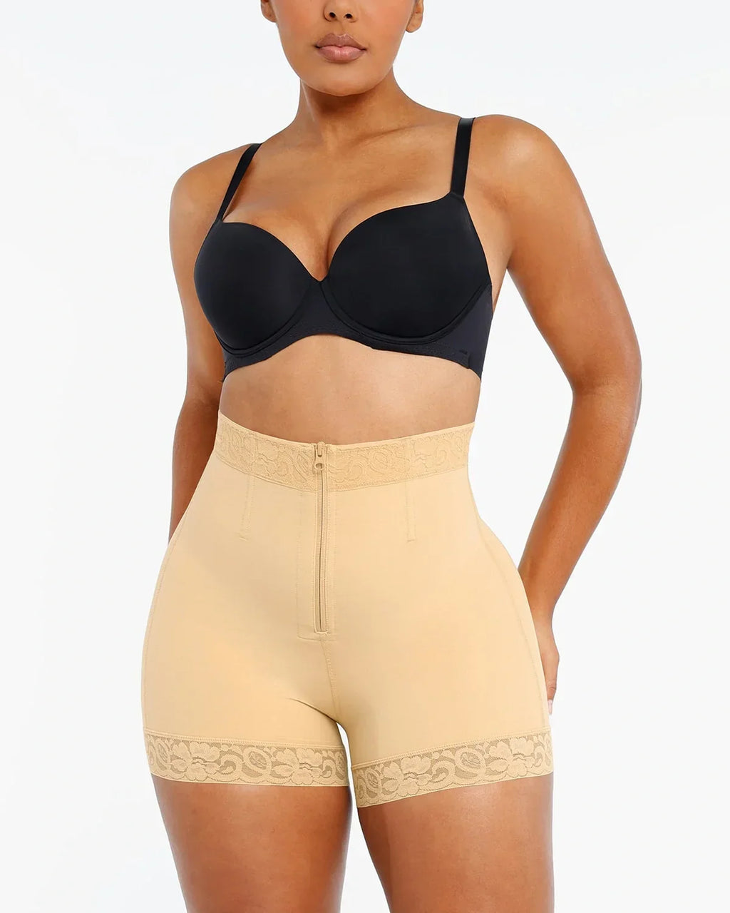 Short Moldeador de Encaje con Varillas y Control Abdominal