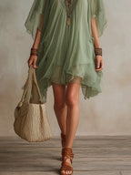 Vestido Mini Vaporoso en Chiffon Verde con Escote en V