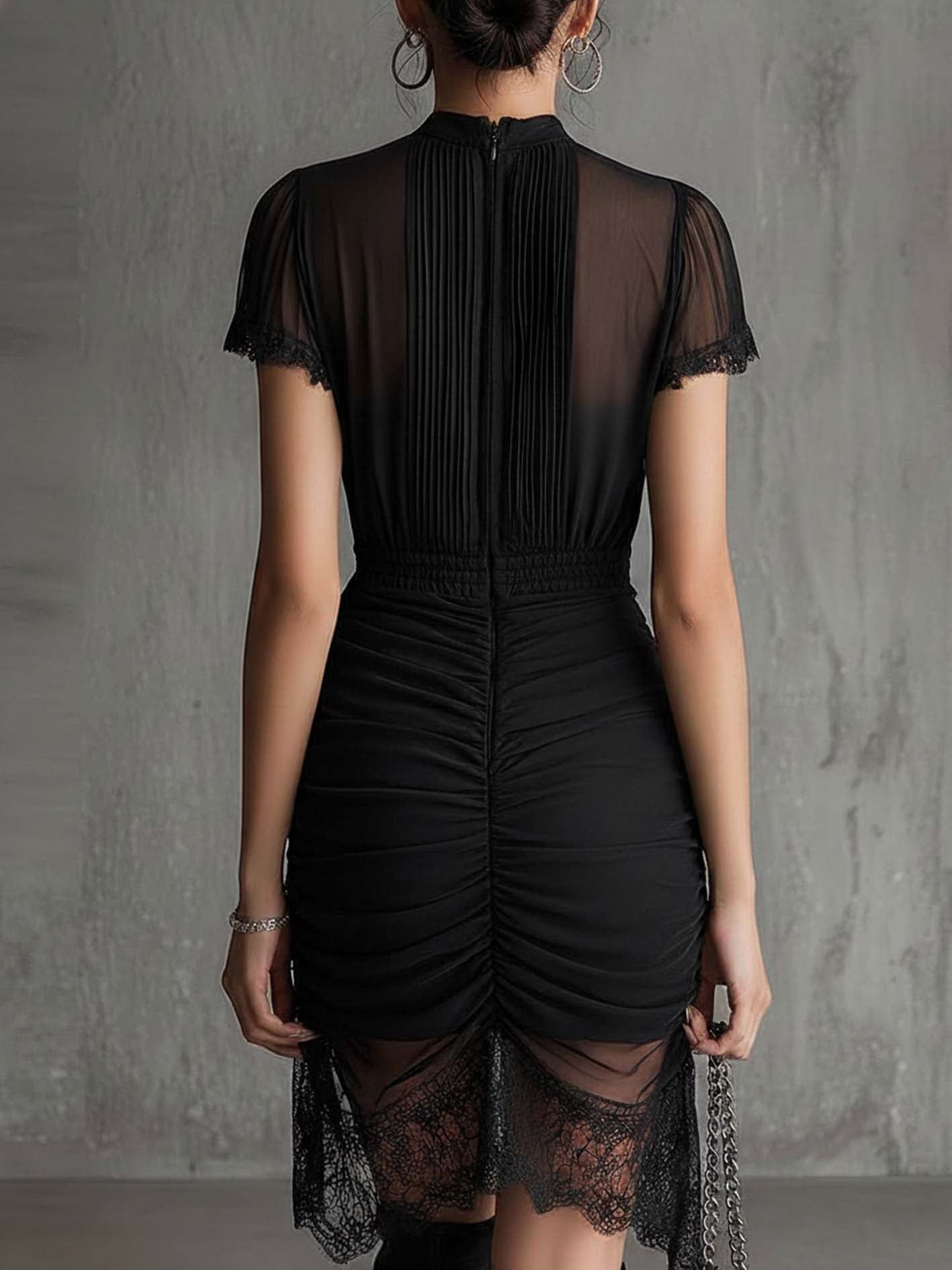 Vestido Mini en Chiffon Negro con Cintura Plisada
