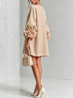 Ambra | Vestido Mini en Mezcla de Lino con Puños de Rosa, Beige