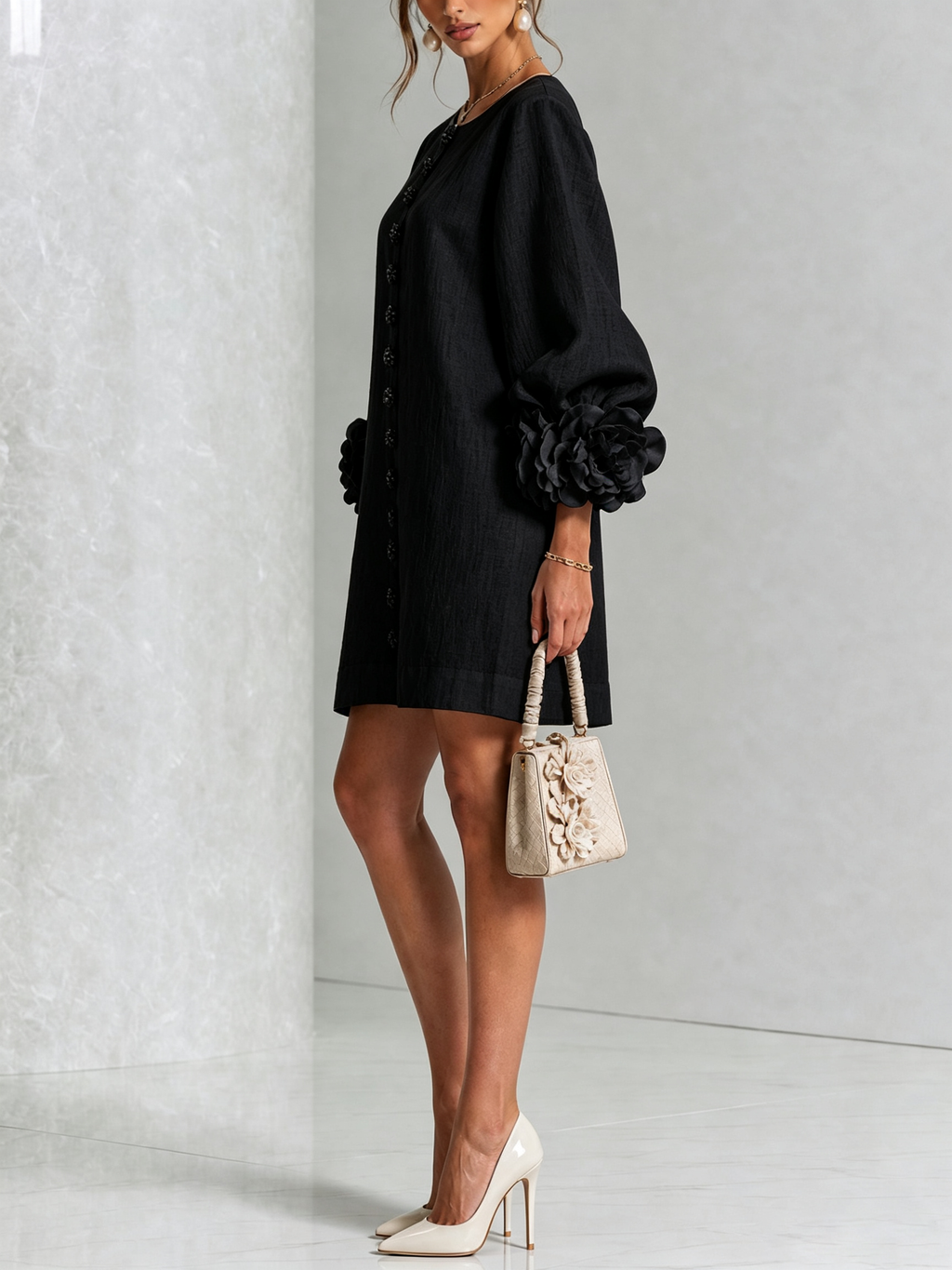 Cecilia | Vestido Mini en Mezcla de Lino con Puños de Rosa, Negro