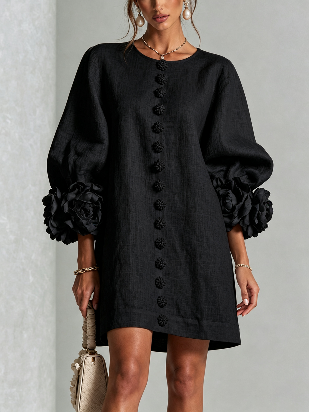 Cecilia | Vestido Mini en Mezcla de Lino con Puños de Rosa, Negro