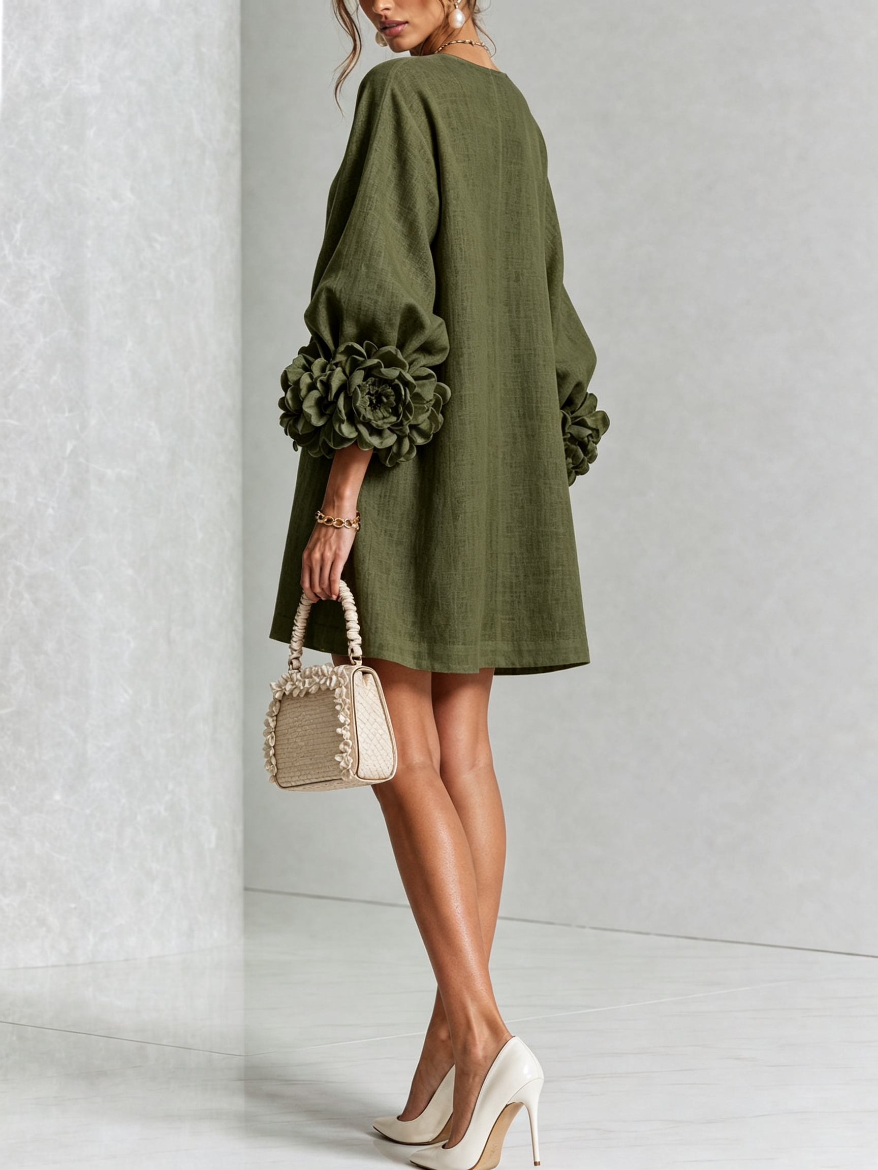Gaia | Vestido Mini en Mezcla de Lino con Puños de Rosa, Verde Oliva