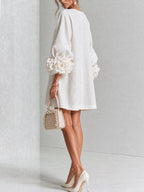Chiara | Vestido Mini en Mezcla de Lino con Puños de Rosa, Blanco