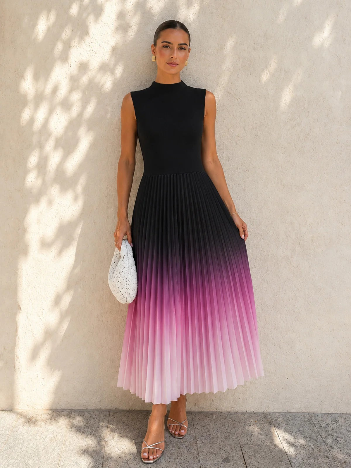 Vestido midi plisado sin mangas con degradado