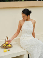 Vestido halter con tirantes y volantes en la espalda