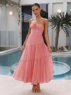 Vestido largo de tirantes con volantes y diseño fruncido en la espalda semitransparente