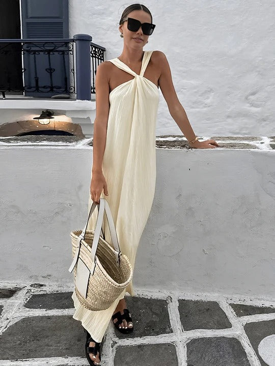 Vestido largo color crema con escote halter