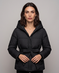 Chaqueta Acolchada Corta con Cinturón y Capucha